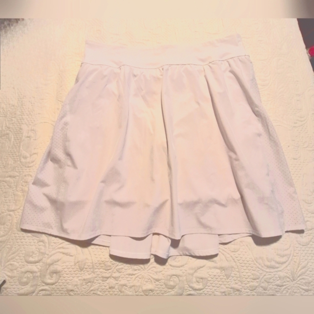 Spanx size 3X 50273R The Get Moving Pleated Skort White Camo VGUC